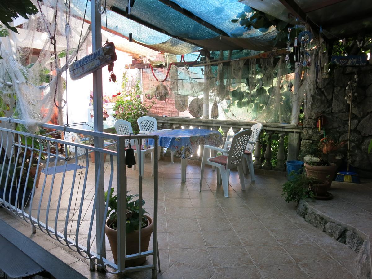 Apartment "I Love Njivice" แฮร์เซ็ก-โนวี ภายนอก รูปภาพ