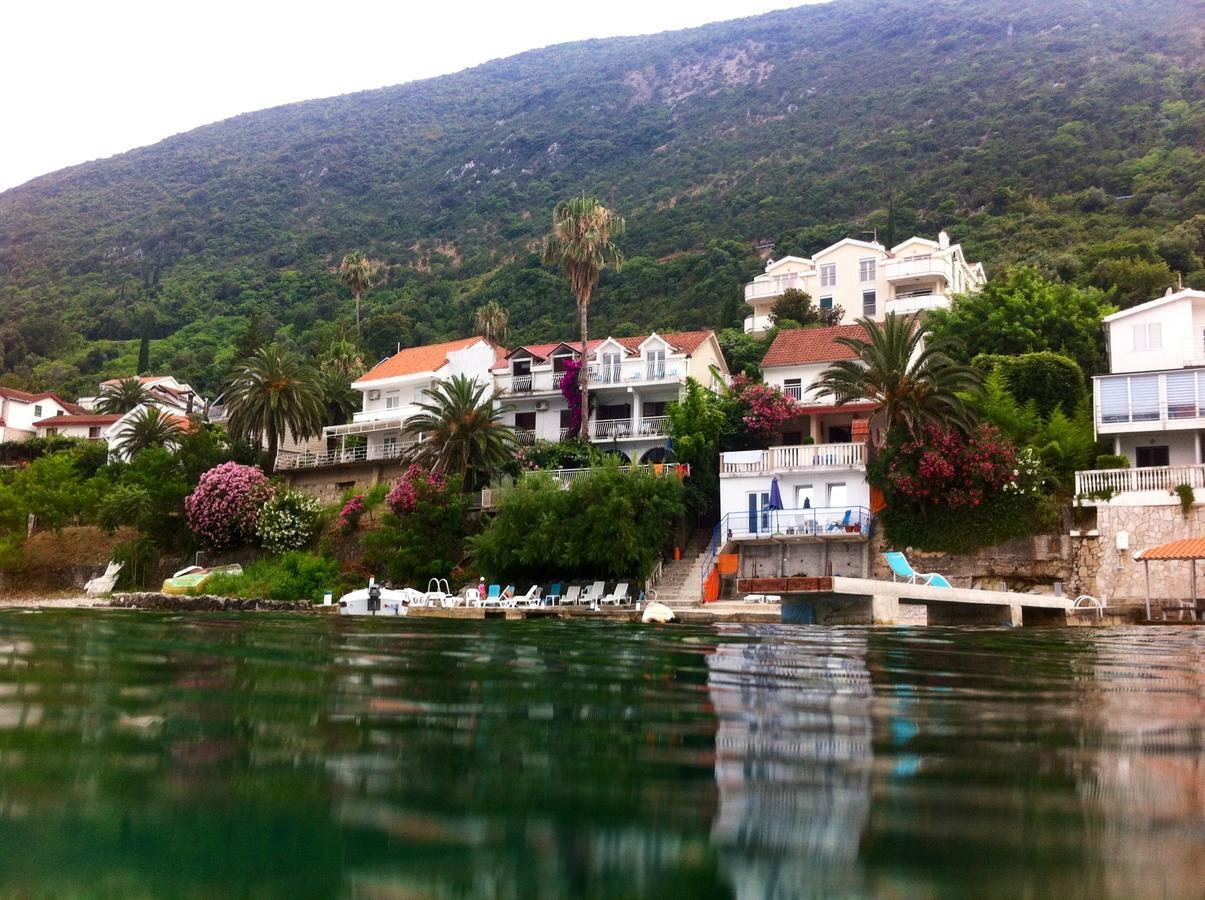 Apartment "I Love Njivice" แฮร์เซ็ก-โนวี ภายนอก รูปภาพ