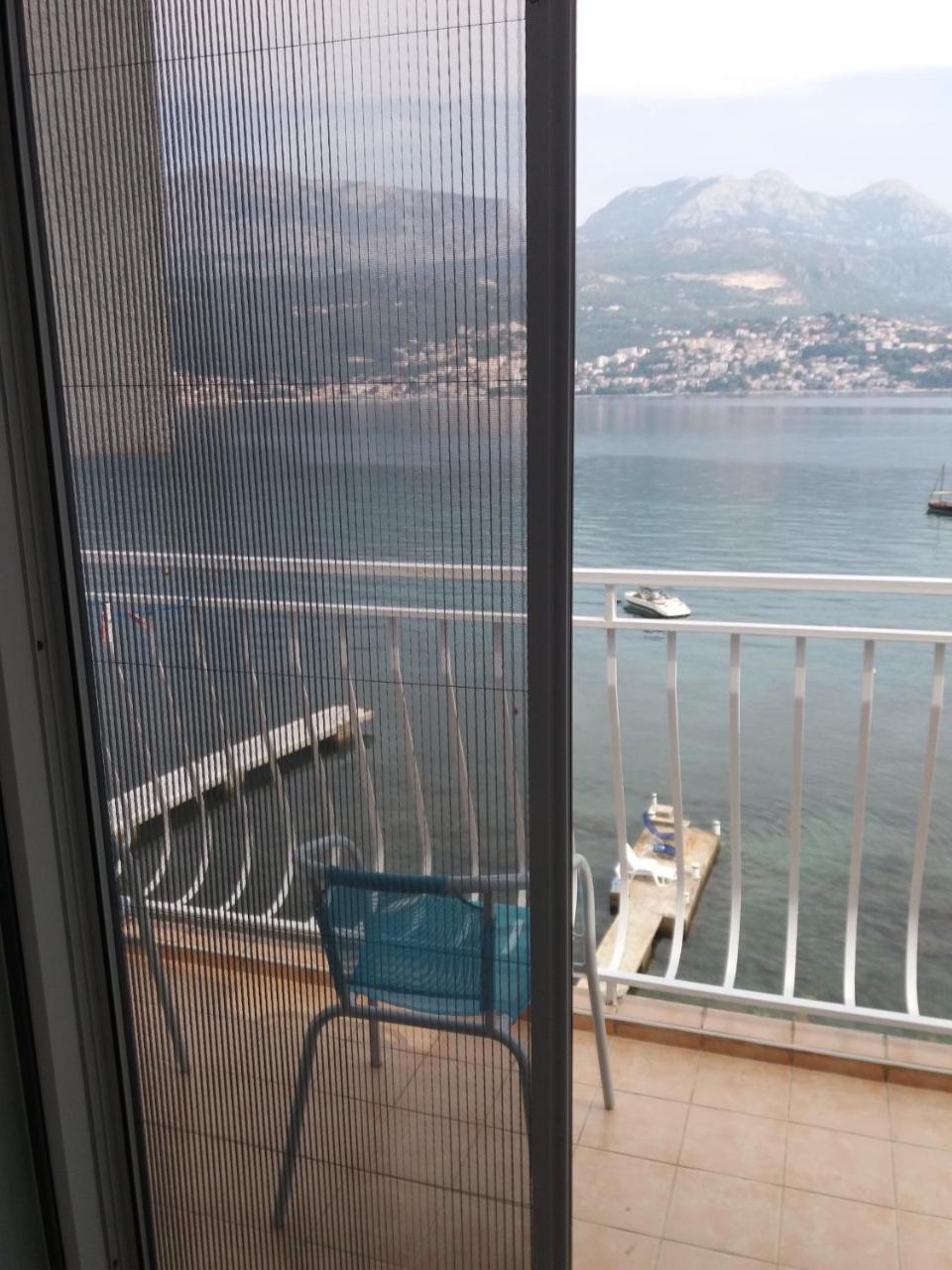 Apartment "I Love Njivice" แฮร์เซ็ก-โนวี ภายนอก รูปภาพ